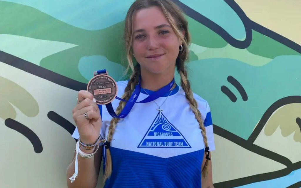 Candelaria Resano: A Rising Star in Surfing