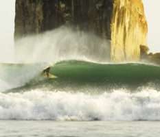 Witches Rock Costa Rica 7. najlepszy spot surfingowy w Ameryce Środkowej